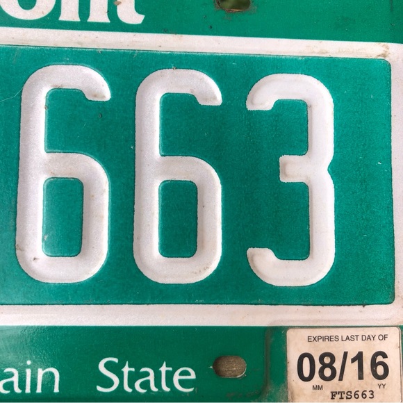Vermont License Tag Green Mountain State FTS 663 Retired August 2016 Authentic - Picture 4 of 12